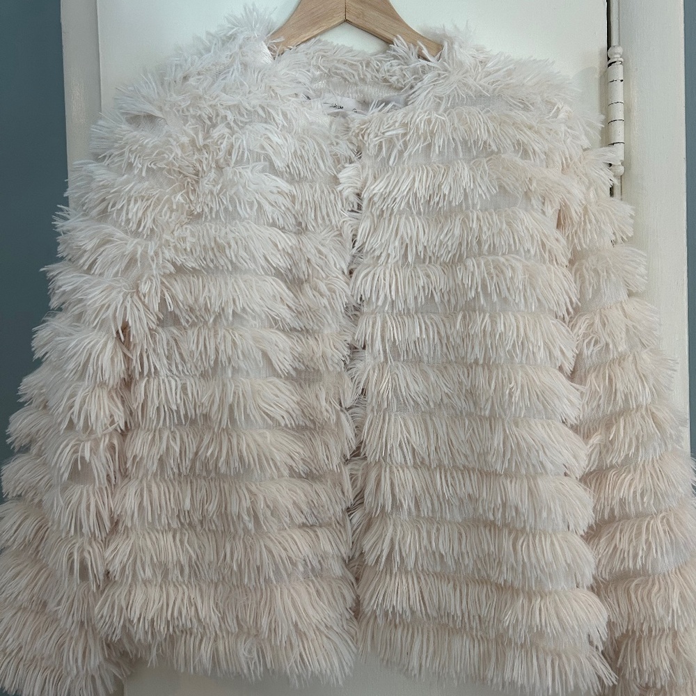 Impeccable pig fluffy faux fur jacket off white